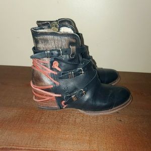 Freebird Crue sz 7 Black Multi